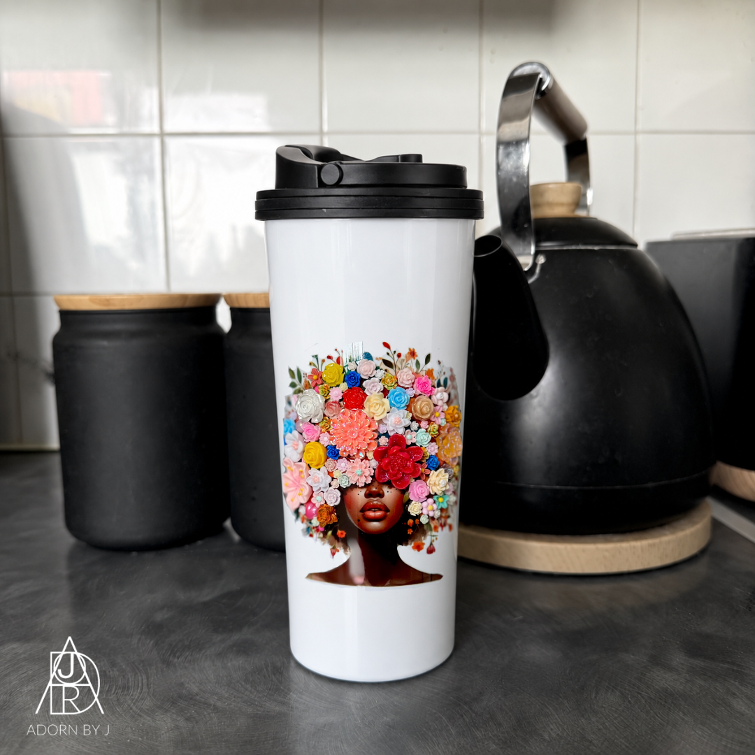 Taza de café con diseño floral
