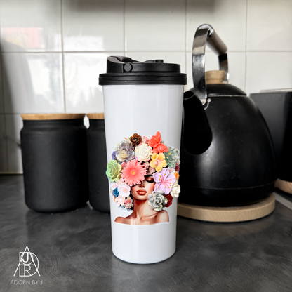 Taza de café con diseño floral