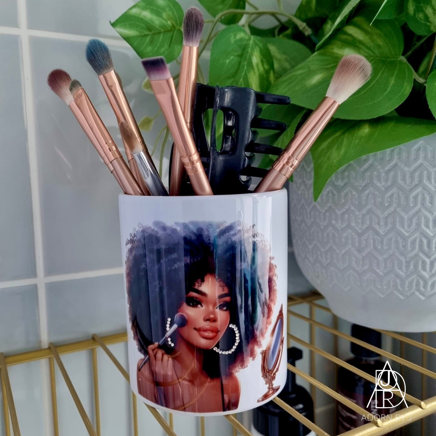 Make Up Holder